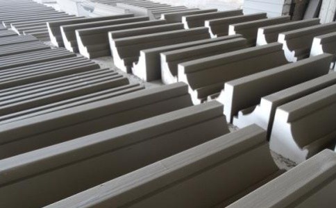 EPS線條廠：GRC與EPS在生產(chǎn)與安裝工藝方面有哪些區(qū)別？